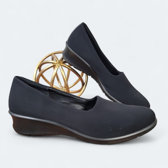 Ecco Shoes - ECCO Black Women's Slip-On Shoes Size 38 Comfort Shoe Wardrobe Staple Office